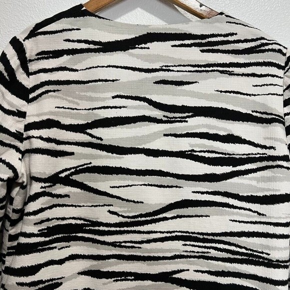 CHICO'S Open Jacket light Suit Blazer W/ Lining Top Jungle Print animal Sz 1 S - Picture 10 of 16
